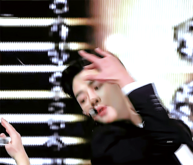 새벽이니까 내가 좋아하는 섹시한 로운이 봐야지 | 인스티즈