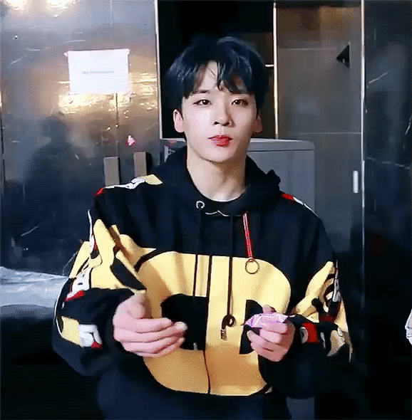 ???: 제가 보는 얘는 이런 느낌(박력)이 아니니까 너무 웃겨요 | 인스티즈