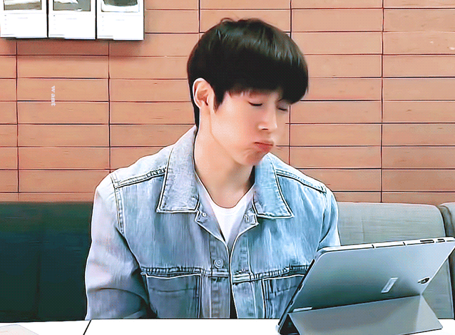 다원: 이거 답장 어떻게 해?(시무룩) | 인스티즈