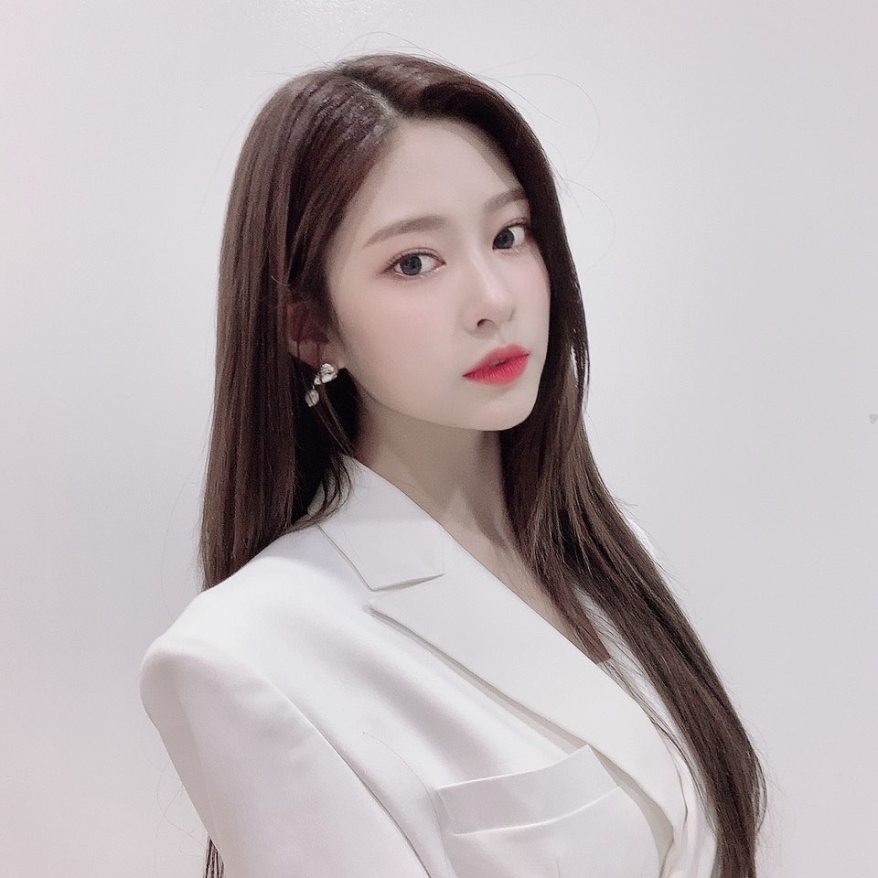 [잡담] 사쿠라 김민주 김채원 얼굴만으로도 이미 끝이야 | 인스티즈