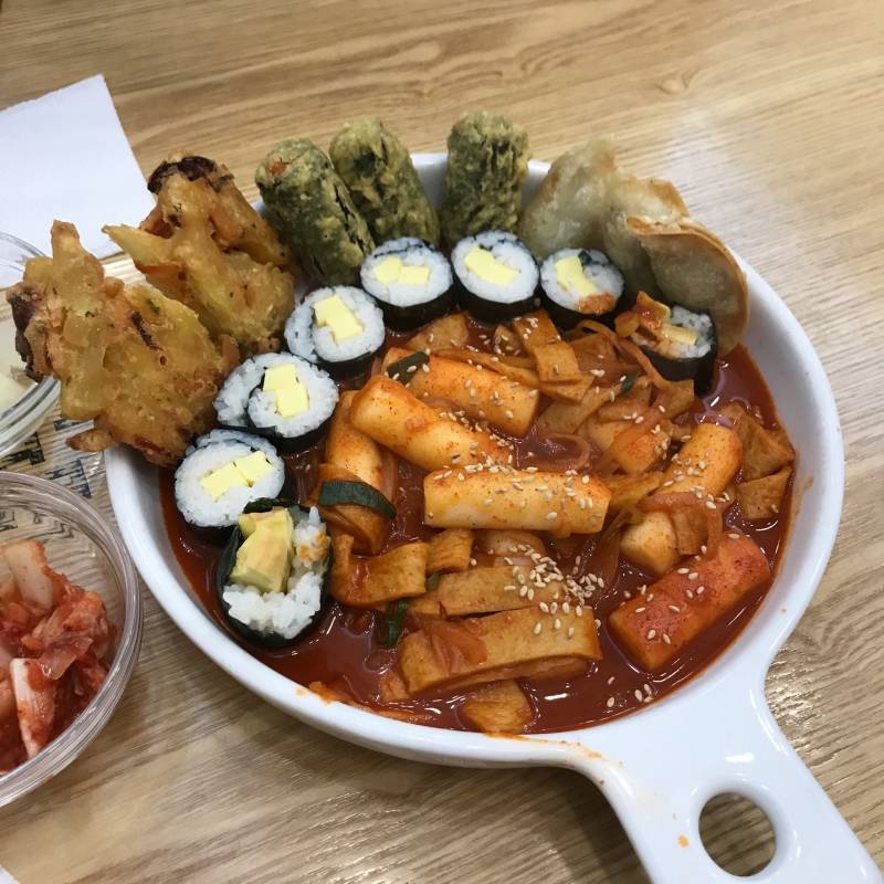 아침에 떡볶이랑 치즈돈가스🧀 🥩 - 인스티즈(instiz) 푸드/음식 카테고리