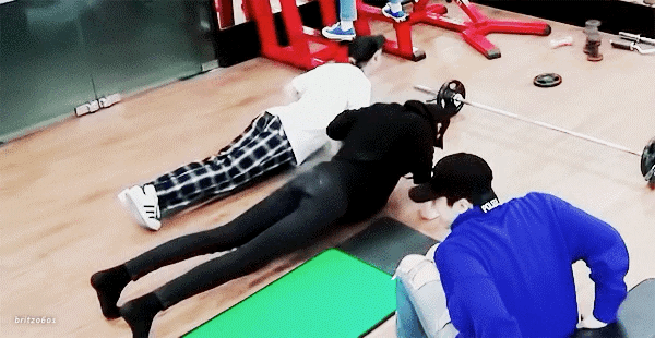 우리 막내 다리길이 아이돌 탑 파이브안에 들지 않을까 | 인스티즈