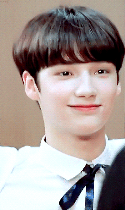 아 휴닝 너무 귀여워 ㅜㅜㅜㅜㅜ 폭 찌르면 베이비 파우더 팡! 할거가틈 | 인스티즈