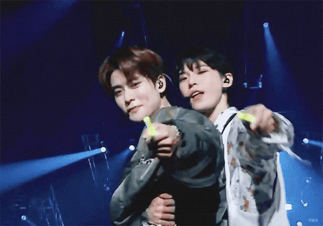 애기부부 사진 뿌리기 💛💚 | 인스티즈