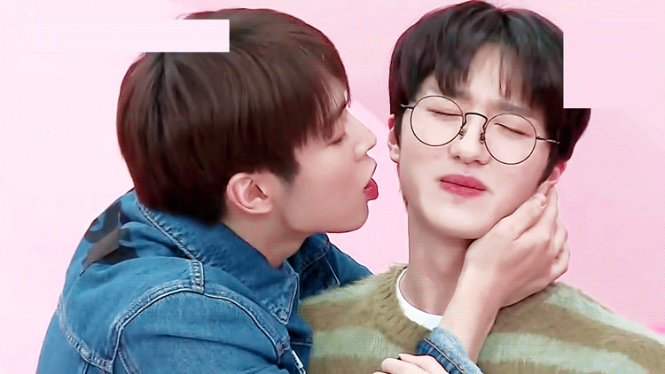 현진님... 이번주 음중 조심하세여... 저히 애가 뽀뽀하러 감니다... | 인스티즈