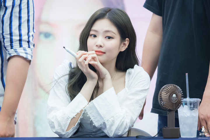 갤정하는데 팬아저에 블핑 제니 지분 쩔어 | 인스티즈