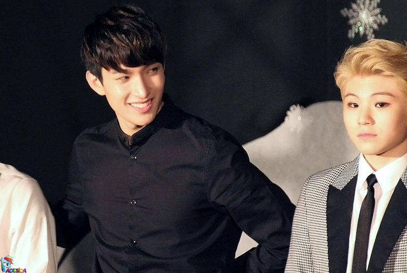 헐...원우 도겸 데뷔전 사진인데... | 인스티즈