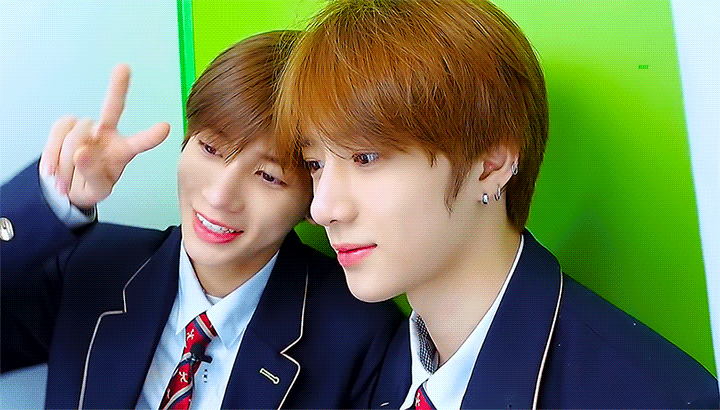 ㄱ 나이는 다른데 학년은 같은 내씨피들 사랑해🥰 | 인스티즈