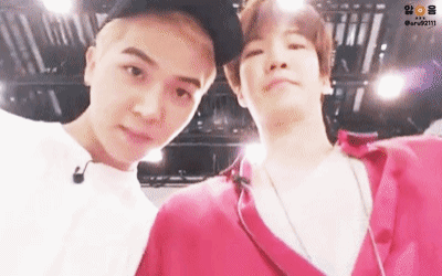 [잡담] 역사적인 브이앱 첫방을 한 가수의 실수 | 인스티즈