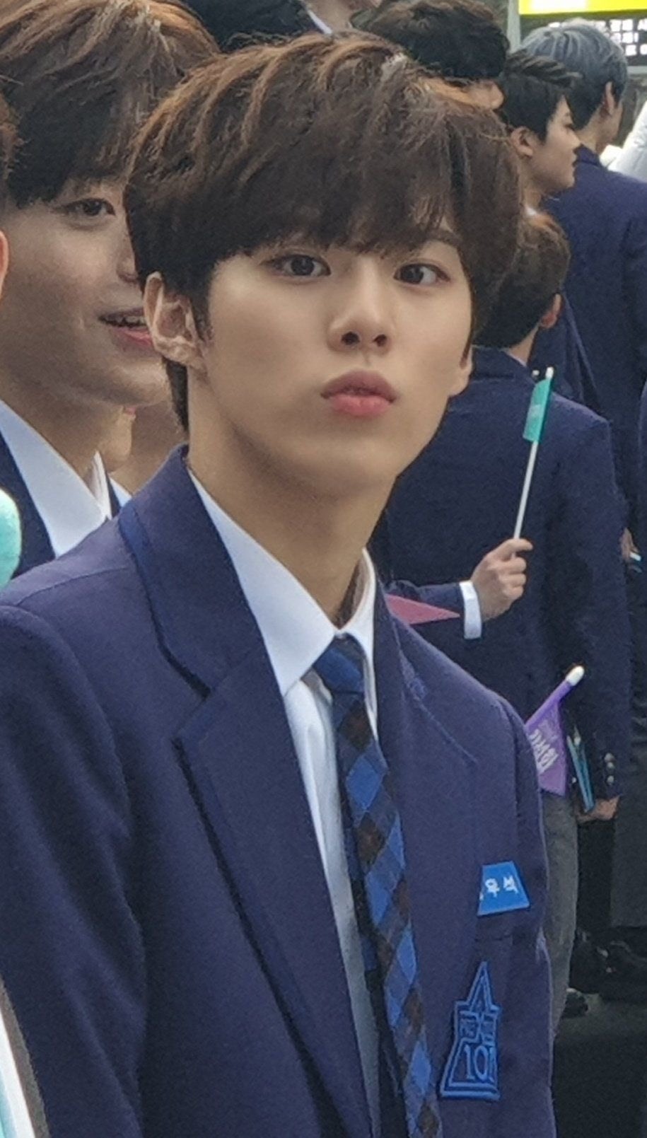 [잡담] 김우석 프듀 때 사진보고 보정 너무 심하다고 그런거 생각나 | 인스티즈