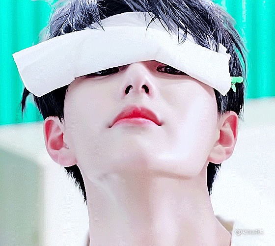 [잡담] 내가 폰에 갖고 있는 남자 연예인 사진 보고 친구들이 소나무래 그 정도야? | 인스티즈