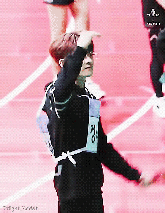 아육대는 싫은데 트레이닝복을 입은 빅톤은 보고싶어 | 인스티즈