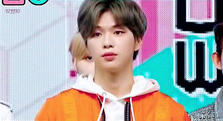 약간 긴장한 얼굴도.. 너무 강아지임 ㅈㅇ 강다니엘 | 인스티즈