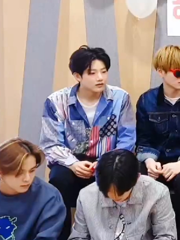 트레저 준규 얼굴은 이런데 | 인스티즈