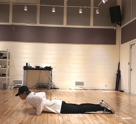 강다니엘 이건 어떻게 하는거야..? | 인스티즈