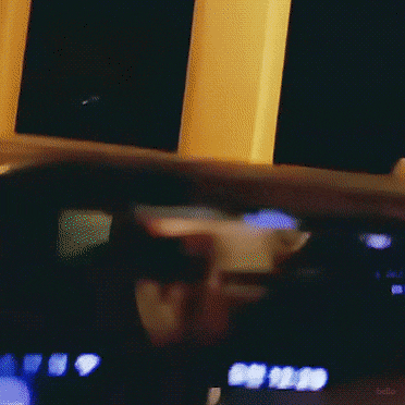 [잡담] 뷔 이럴 때 진짜 잘생긴 거 느껴짐 | 인스티즈