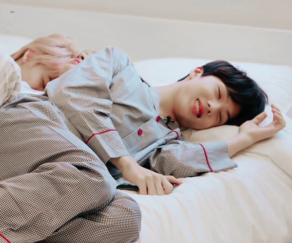 엔시티 지성 02년생으로 알고 있는 사람들 많은데 | 인스티즈