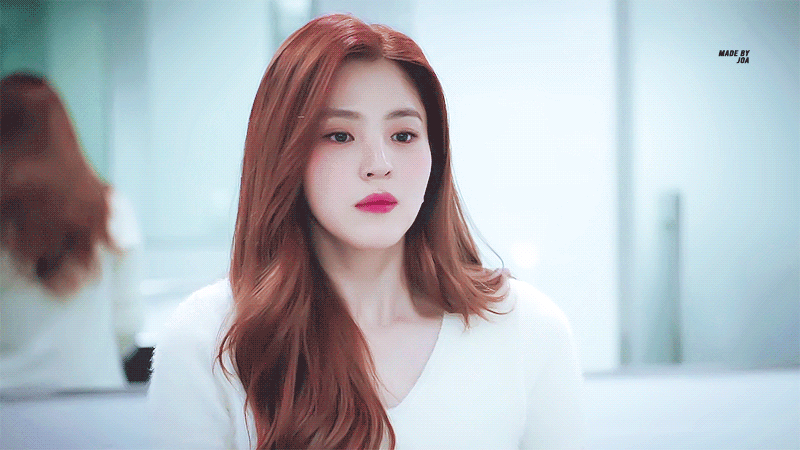 요즘 뒷북으로 쀼세계보는데 한소희 진짜 예쁘다 | 인스티즈