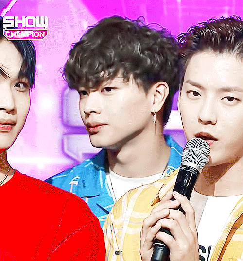 막간을 이용한 육성재 얼굴 자랑 | 인스티즈