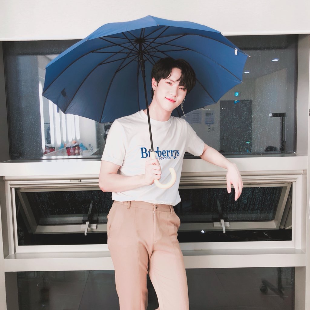우산 챙겨☔️ | 인스티즈