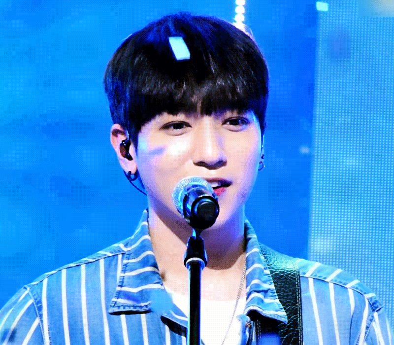 데이식스 성진 너무 멀끔하게 생겨서 귀 뚫은거래 - 인스티즈(instiz) 연예 카테고리