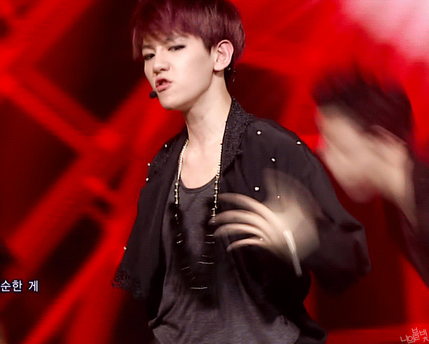 백현 무대짤 턴다 | 인스티즈