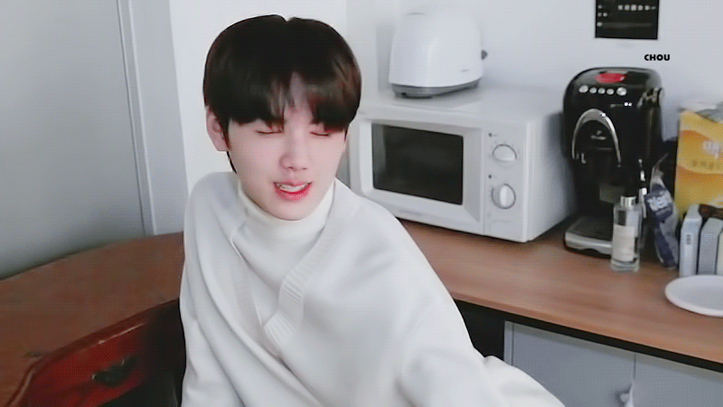 ㄱ 왼 른 골라줘 스케줄 같은 날 3장씩 들고옴 | 인스티즈