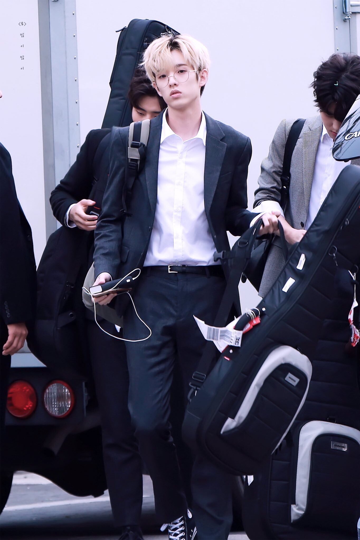 데이식스의 넷플릭스 향기나는 사진들 | 인스티즈