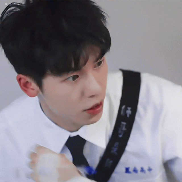 현재 대만에서 국민 첫사랑으로 불린다는 연예인 외모 ㄷㄷ gif | 인스티즈