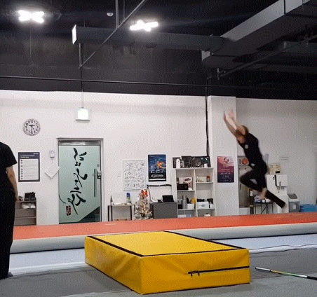 모야 깨비들 이제 장준이 복근은 안숨기는거야 우리? | 인스티즈