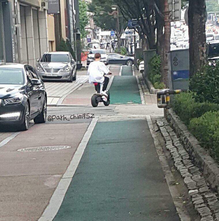 방탄 정국 자가용이 네 대네 | 인스티즈