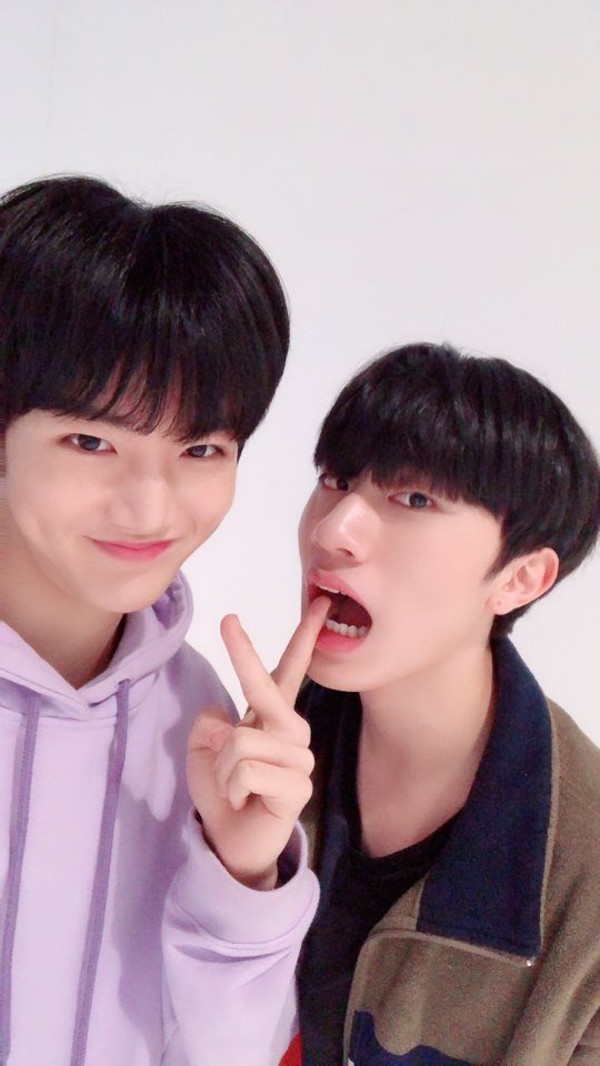 근데 트레저 준규 사진 안 찍고 못 찍는다는 거 치고는 잘 찍는 편 아니야? | 인스티즈