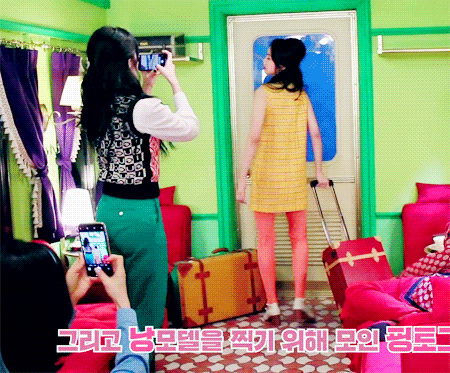 손나은 사진찍어주느라 난리난 언니들 | 인스티즈