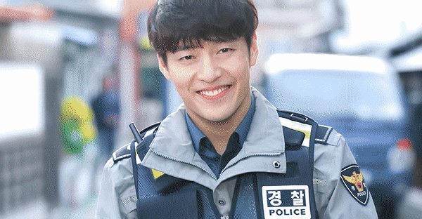 동백꽃 용식이랑 동백이 만날때마다 이렇게 인사했대ㅋㅋ - 인스티즈(instiz) 연예 카테고리