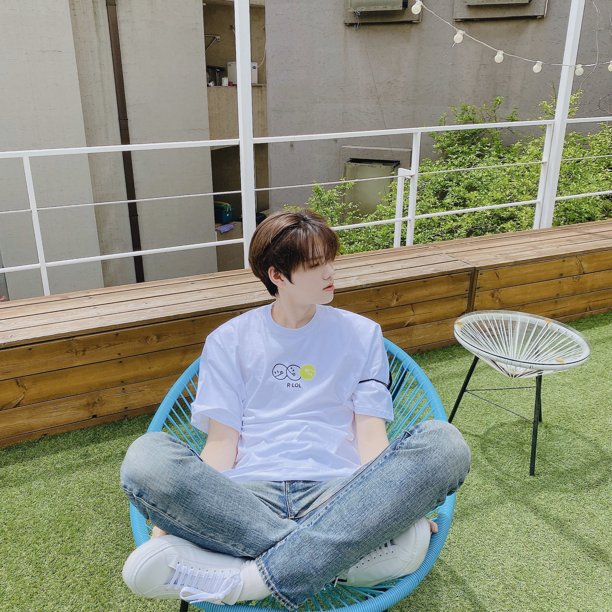 이 남돌 뭔가 한국에서 인기많은 중드 남주상인 것 같아.. | 인스티즈