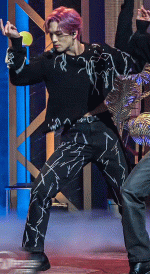 나 등근육 이렇게 잘보이는 안무 처음 봤어 | 인스티즈