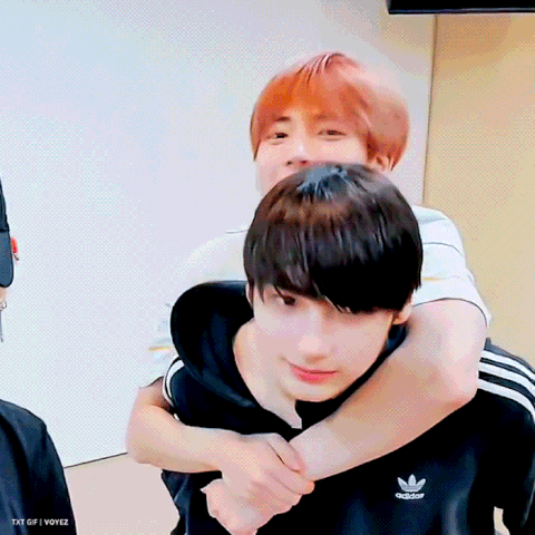 솔직히 대학생이라면 투바투 막내 두명 안 좋아할 수가 없음 | 인스티즈