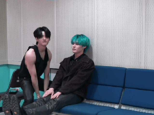 빅톤 형들이 활발한 걸까 막내 수빈이가 차분한 걸까 | 인스티즈