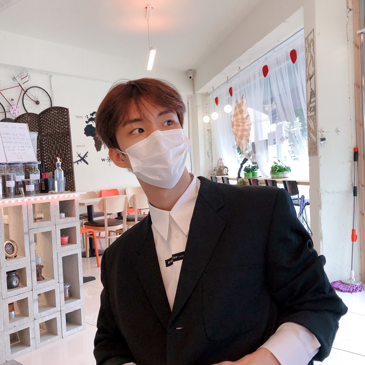 잘생긴 일반인이라고 생각할 수 있는 사진 골라주라 | 인스티즈