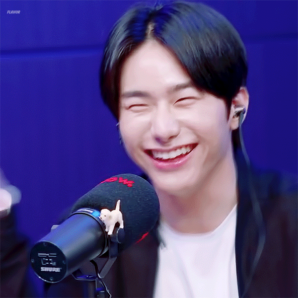 20대 여성이 뽑은 웃을 때 입꼬리가 이쁜 아이돌 1위 | 인스티즈