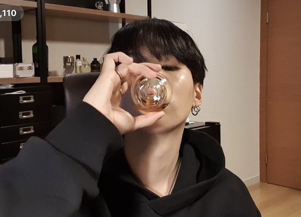 진심 슈가랑 술 한번 마셔보고 싶다 - 인스티즈(instiz) 연예 카테고리