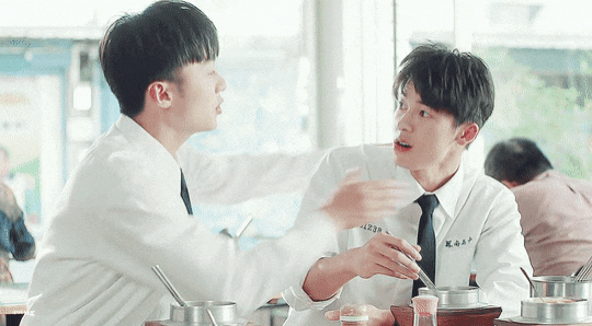 엥? 나 여고나왔는데 얘네랑 분명 짝꿍이었는데??? | 인스티즈