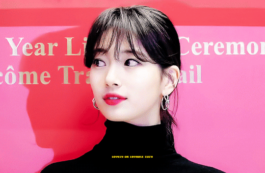 수지 대체 이게 뭐야...??? 갤러리 보다가 깜놀함... | 인스티즈