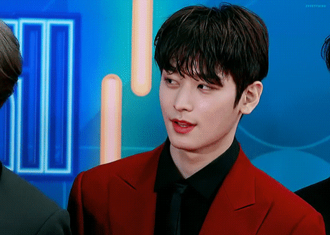 이주연.. 눈 부릅 뜬 희귀한 사진 | 인스티즈