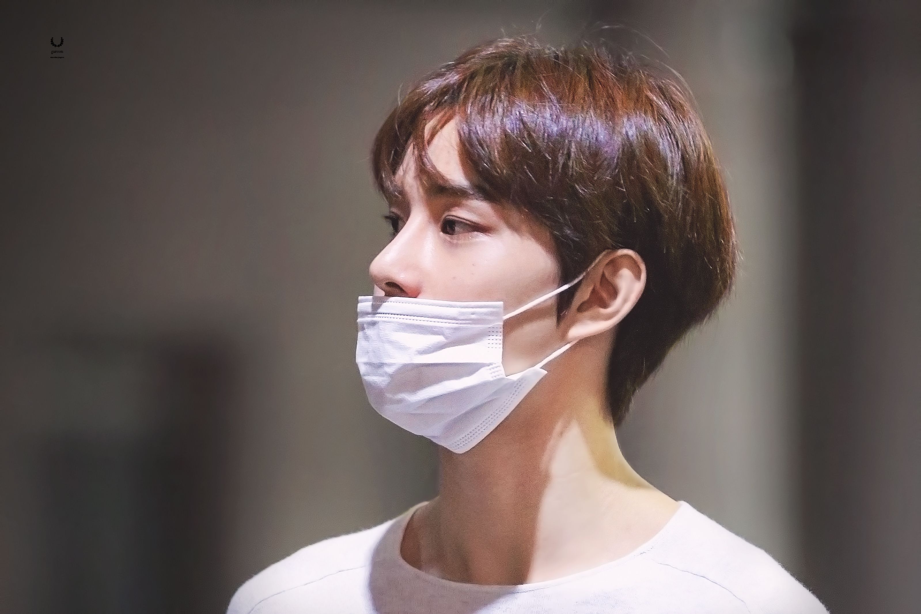 근데 정우는 데뷔전이랑 지금이랑 분위기 많이 바꼈네 | 인스티즈