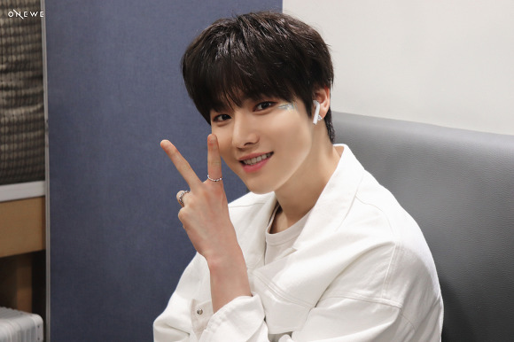 키크고 잘생긴 메보 진짜 딱 우리애인데 사람들이 많이 모름... | 인스티즈