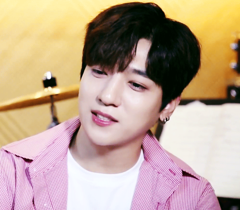 애교살 진짜 미쳐.... | 인스티즈