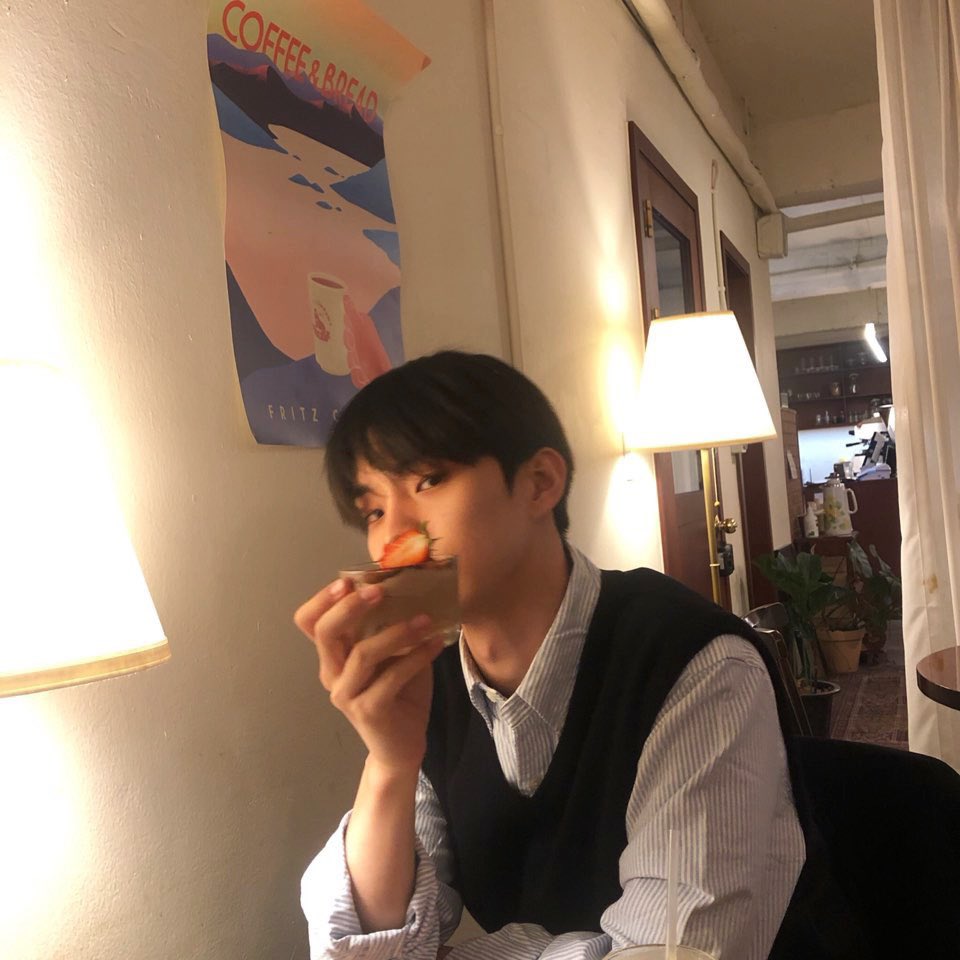 잘생긴 일반인이라고 생각할 수 있는 사진 골라주라 | 인스티즈