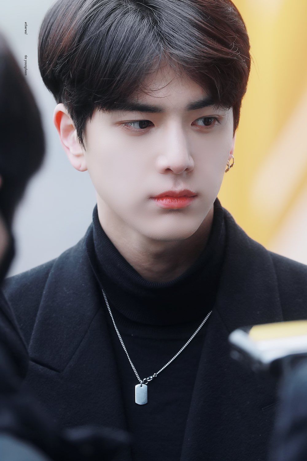 쟤 빵경우인가? 잘생긴 거 같애 | 인스티즈