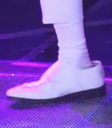 NEW!! >> 발 사이즈 235mm 온앤오프 효진의 쪼꼬미 발 사진 | 인스티즈